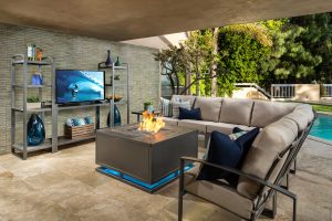 outdoor living with fire pit