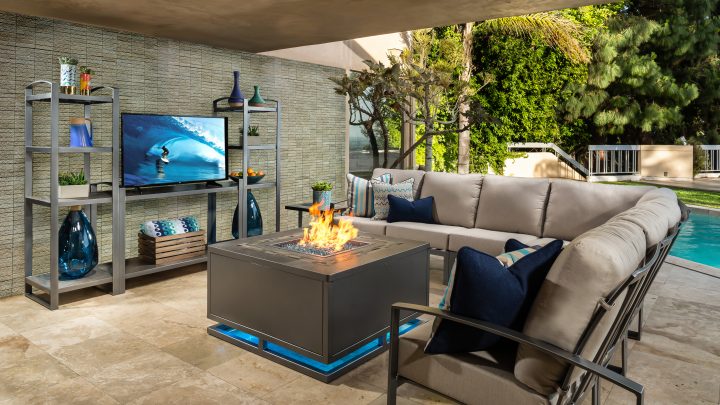 outdoor living with fire pit